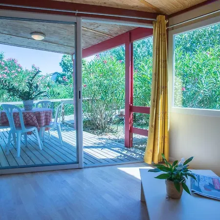 & - Git'ostal 2* Carcassonne