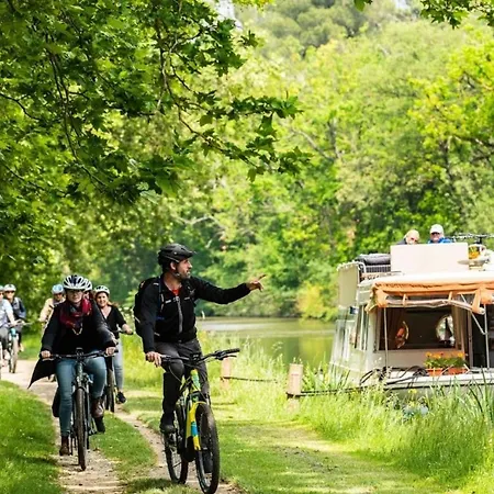 & - Git'ostal Apartahotel 2*